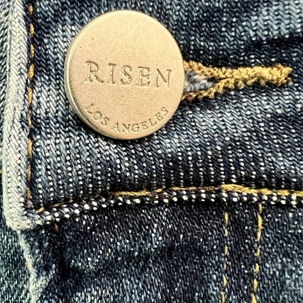 Risen Jeans High Rise Two Tone Shorts Womens Blue 2XL Stretchy Raw Hem NEW! - Picture 3 of 8